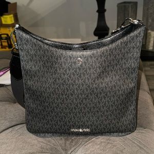 Michael kors crossbody bag